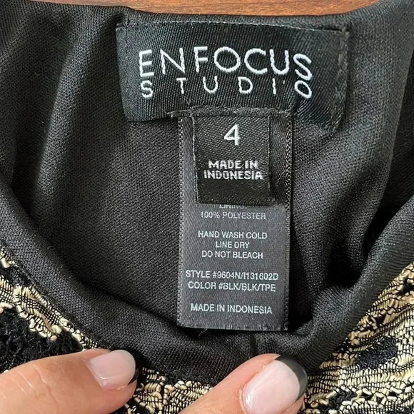 Black dress with lace top - Picture 3 of 10